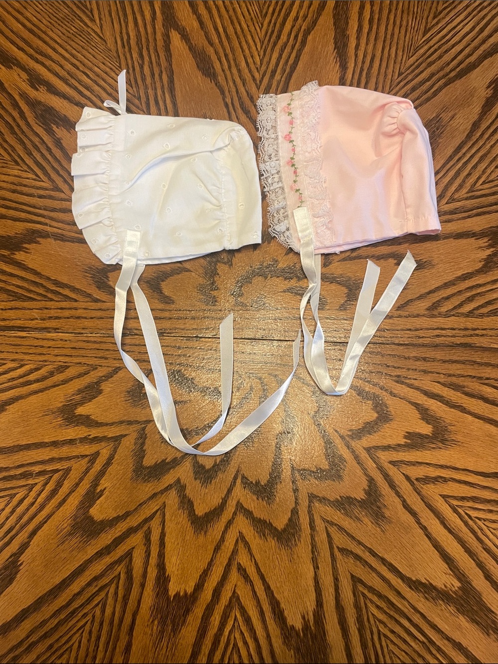 Two Vintage Infant Girl’s Baby Bonnets Size 6 Month - Picture 2 of 5